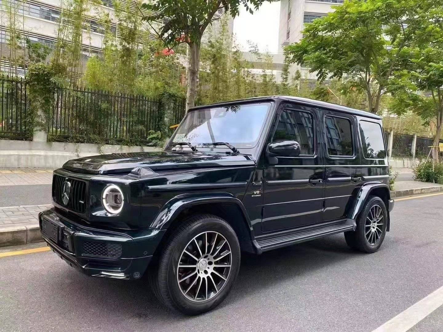 全新奔驰g提车落地180万40t三把锁硬朗外观真霸气