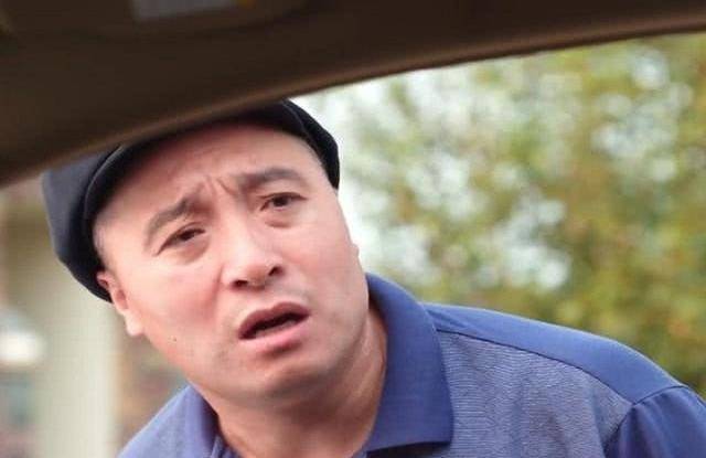 因二人转出名,却因表演出格被轰下台,赵本山爱徒现在成这样_张小飞