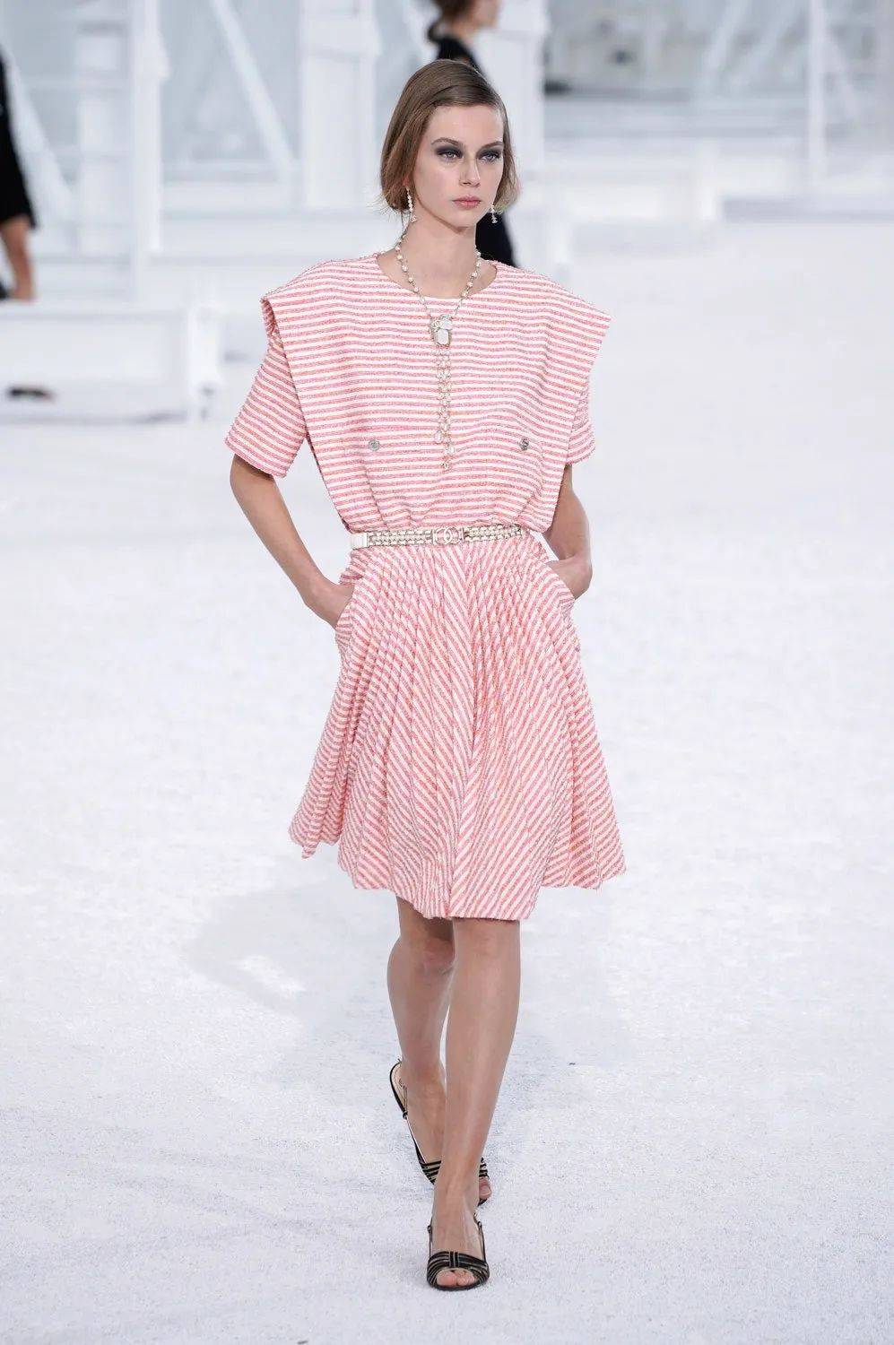 秀场直击香奈儿chanel2021年春季成衣系列完整秀场高清图片