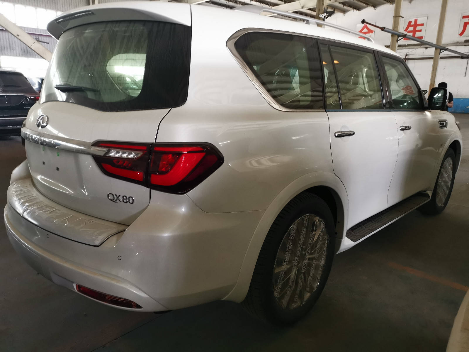 2020款进口英菲尼迪qx80 冰点低价超大尺寸