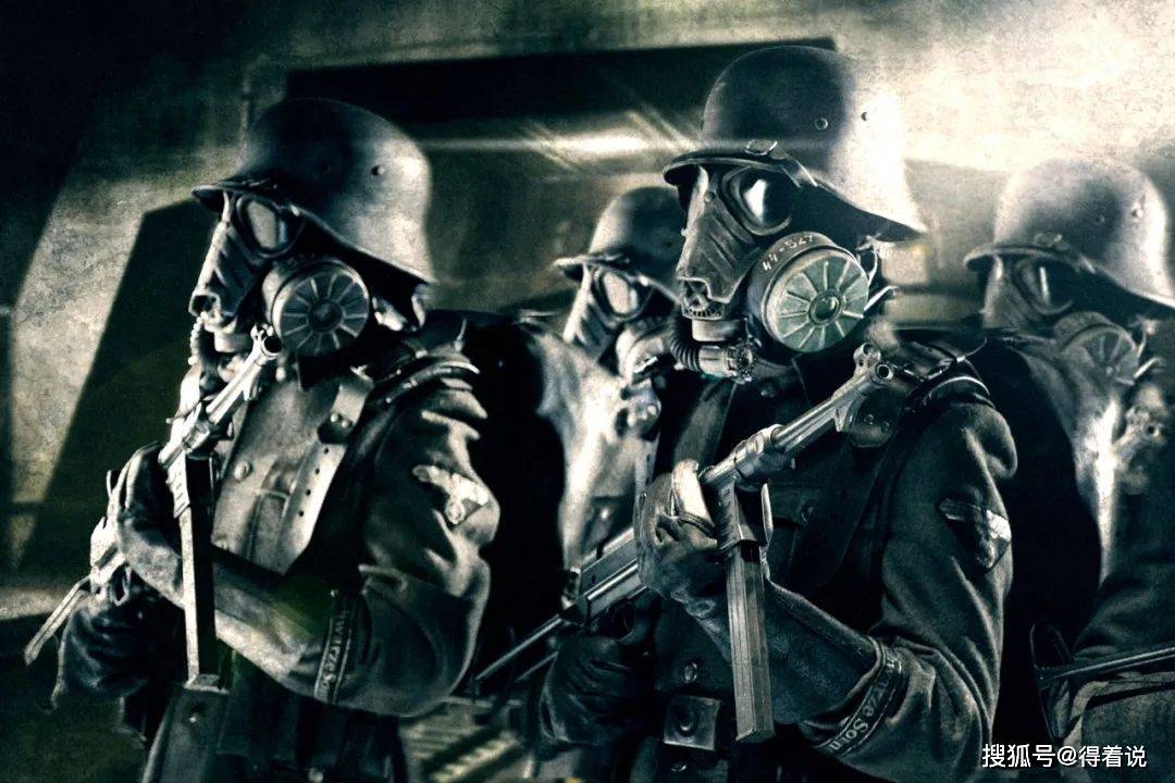 极其复古的二战蒸汽朋克风格与黑色幽默混搭,融入了太空,阴谋论与cult