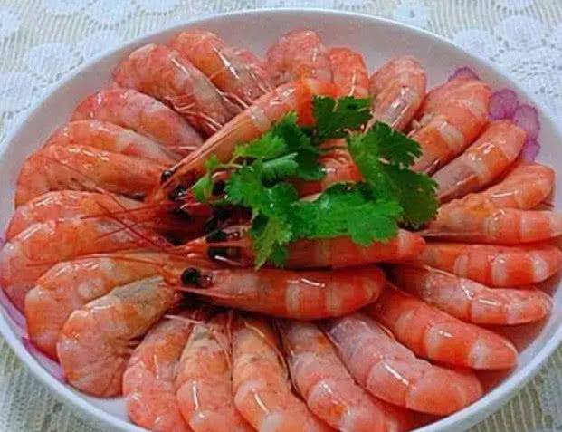 蒸基围虾时用热水还是冷水多数人都做错了难怪虾肉不鲜不嫩