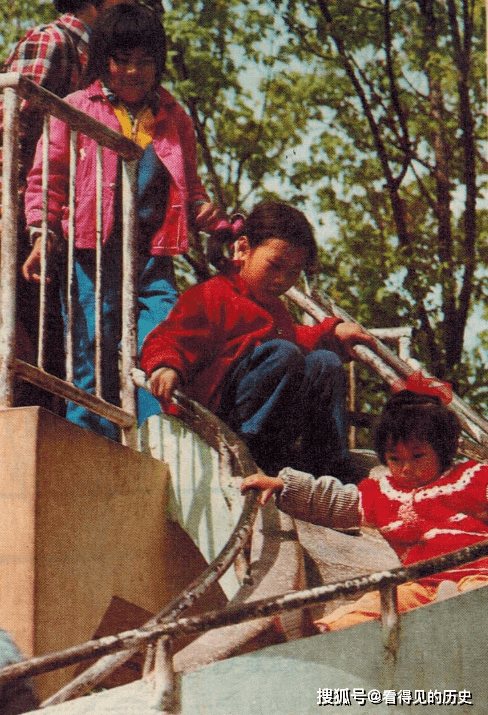 老照片 80年代山東濰坊的兒童樂園 滿滿的都是回憶