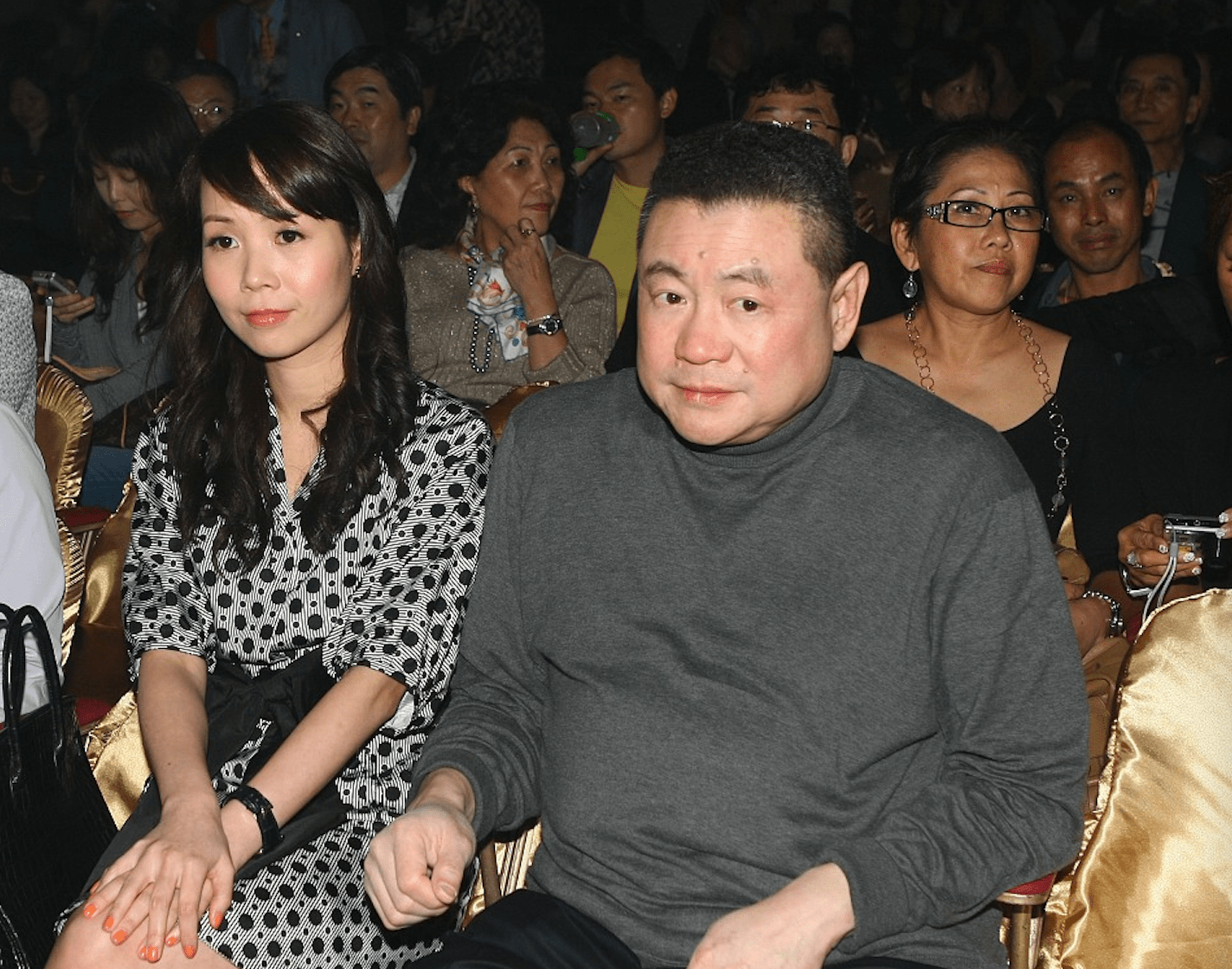 吕丽君与女儿家中练舞,玄关装修似豪华酒店,逾四亿大宅仅三人住