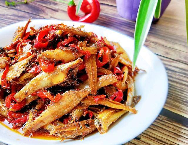 在家自制香辣小鱼干,营养美味,香辣过瘾,一口一个超下饭_辣椒