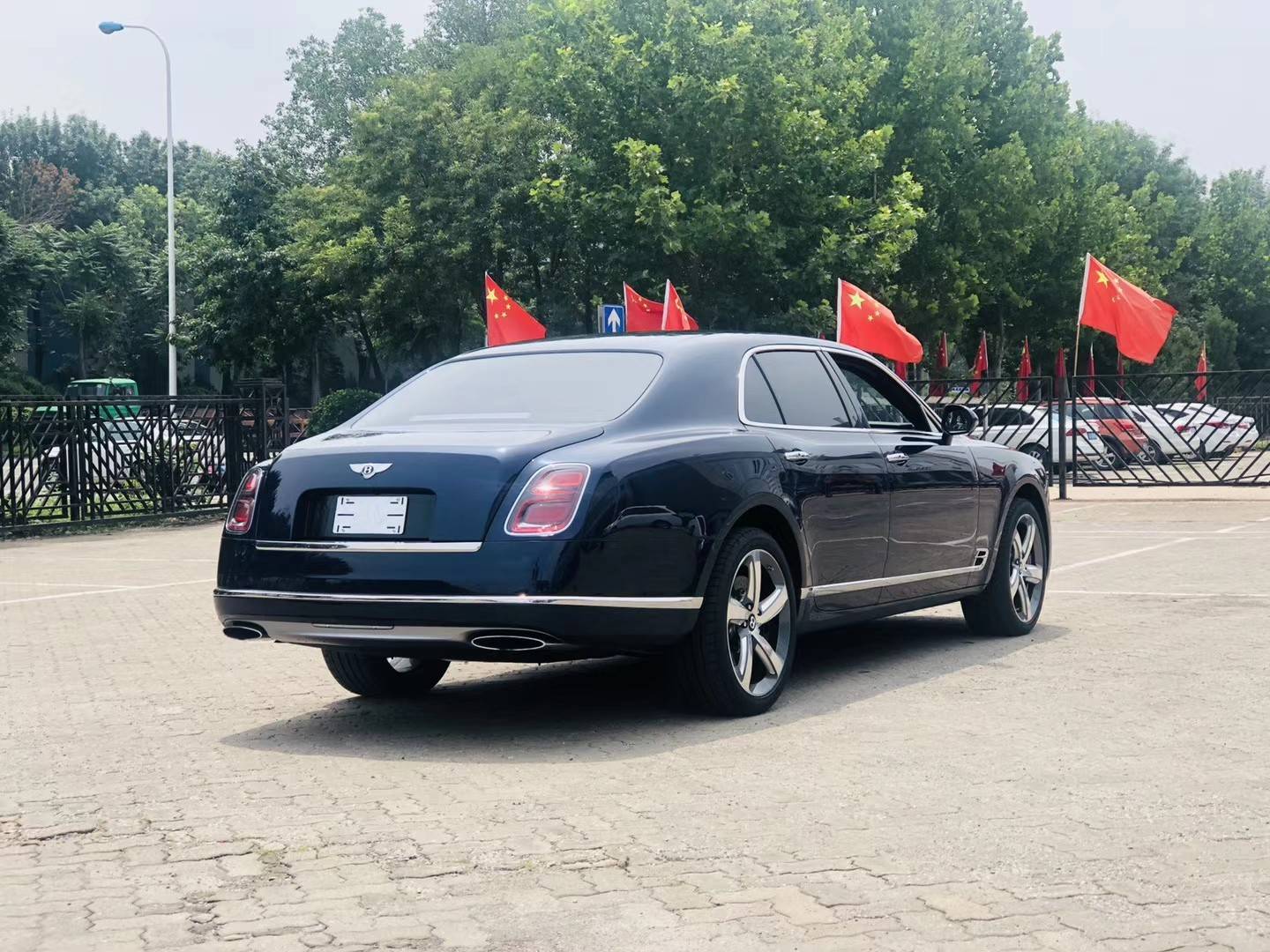 宾利慕尚加长版顶级轿跑天津现车裸惠