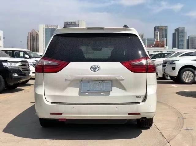 2020款丰田塞纳奶爸专属神器承载能力极强