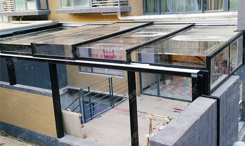 特殊的开合屋顶:地下室楼梯出入口,避免违建又遮风挡雨