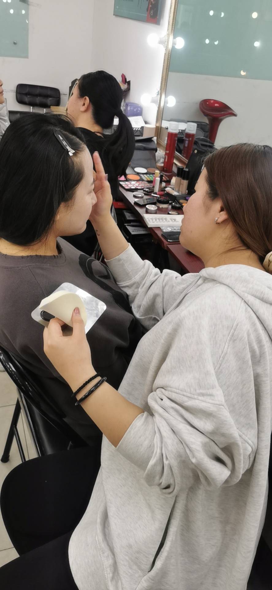 学习化妆就是要持之以恒和不断的创新