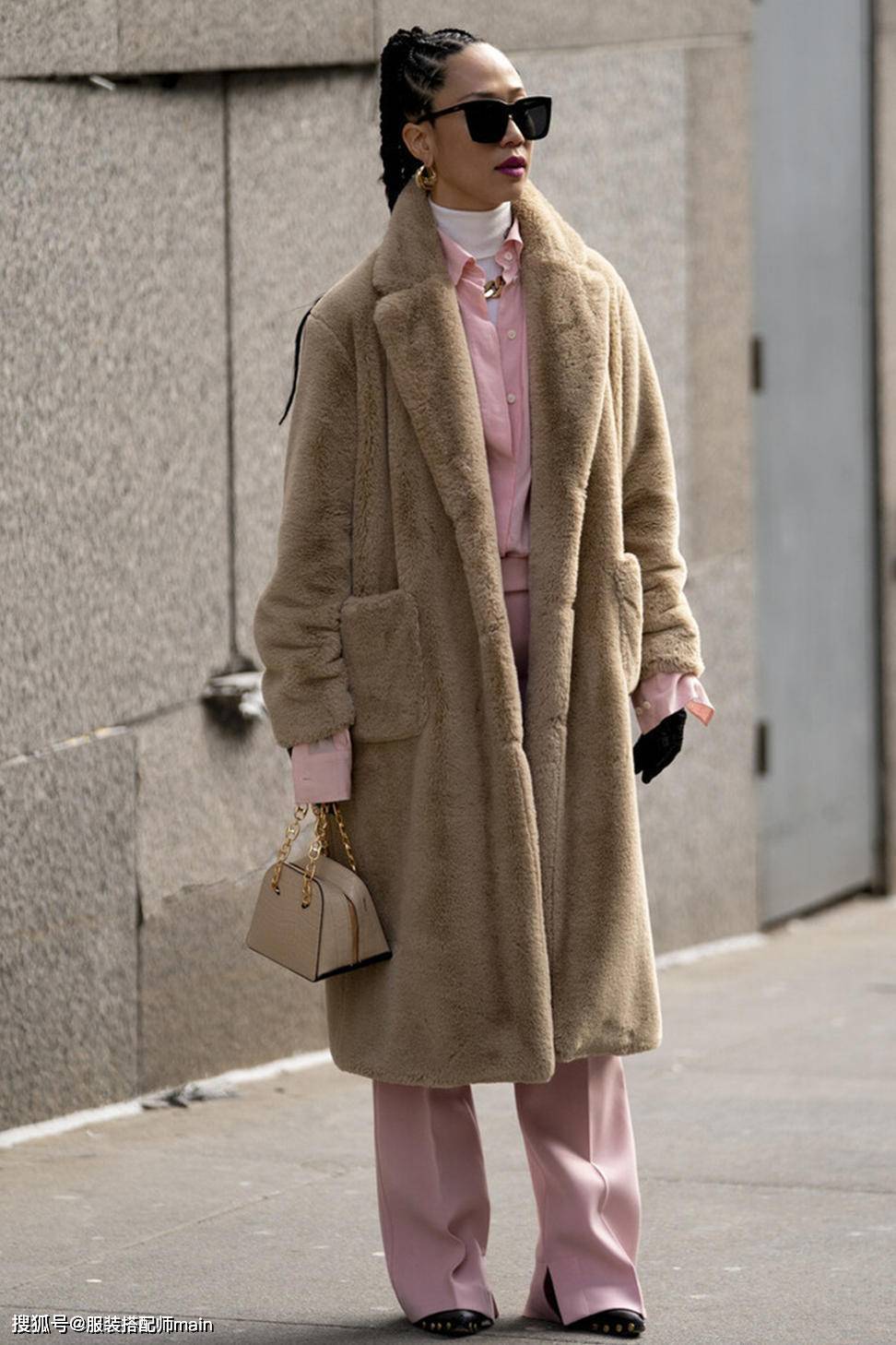 一件泰迪大衣让冬季穿搭时髦兼具保暖路人也能穿出高级感