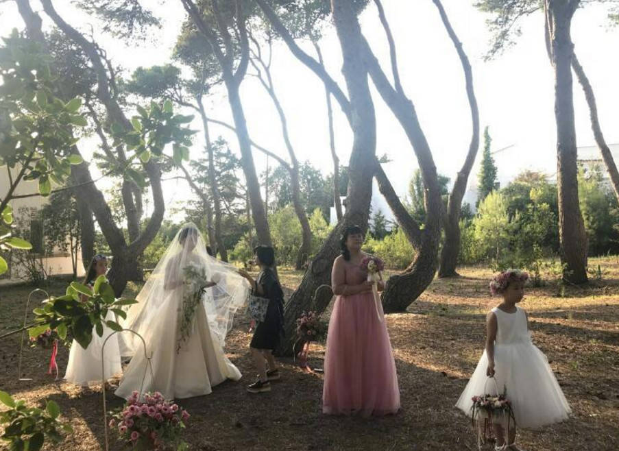 金星结婚婚礼现场曝光!新娘洁白婚纱超美丽,网友:像贵族公主