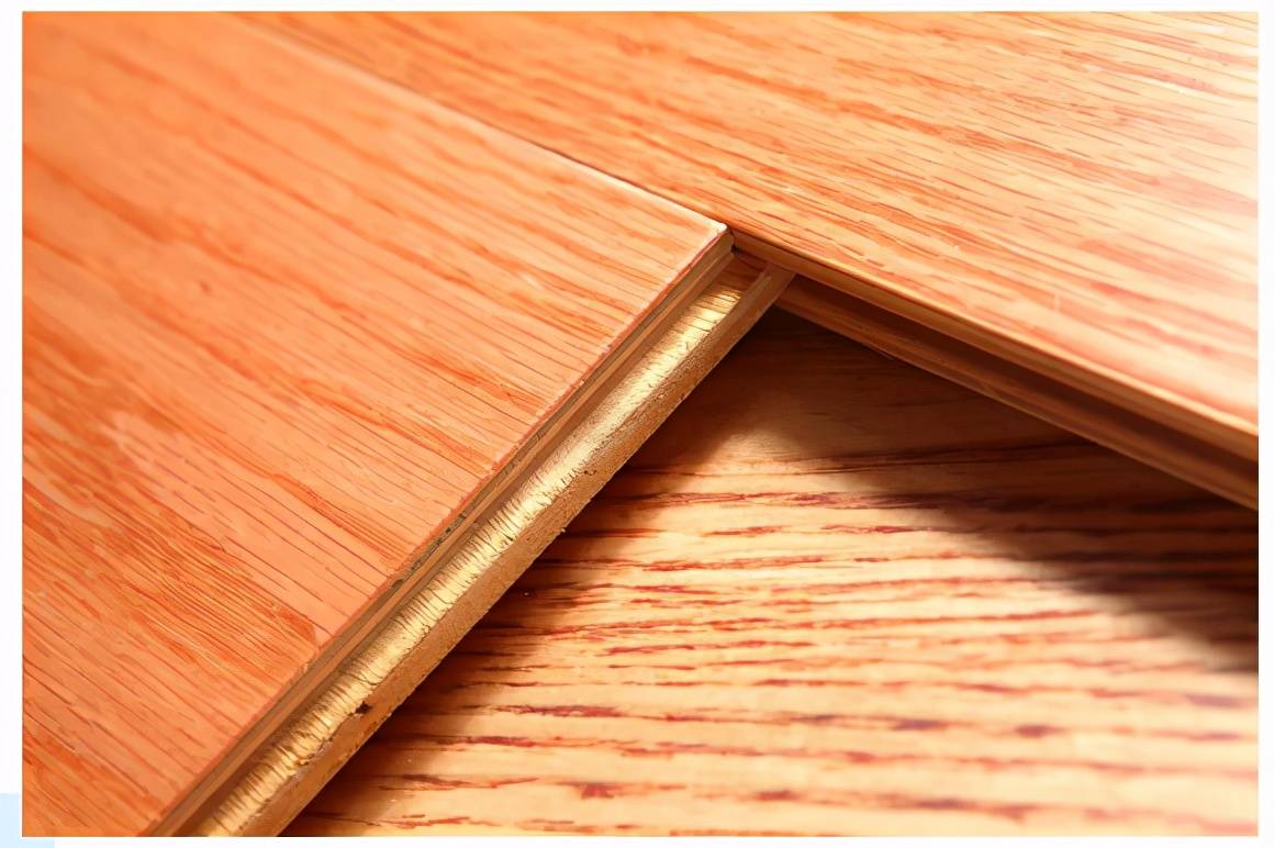 02,可免胶铺装,更加环保锁扣地板的锁力主要取决于企口与舌榫的链接