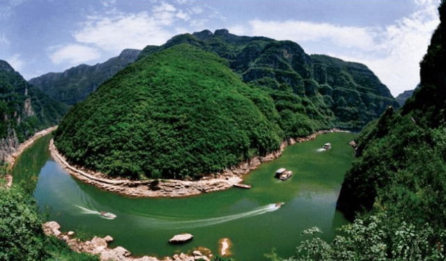 河南一景点，被誉为“北方三峡”，还兼具“桂林山水”的神韵