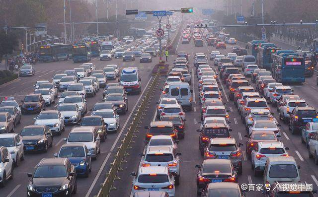 济南部分路段工作日高峰期外地车限行