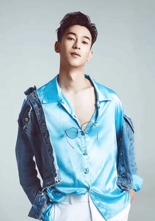 《有翡》的应何从,是刘学义乔欣大学同学,还是人艺