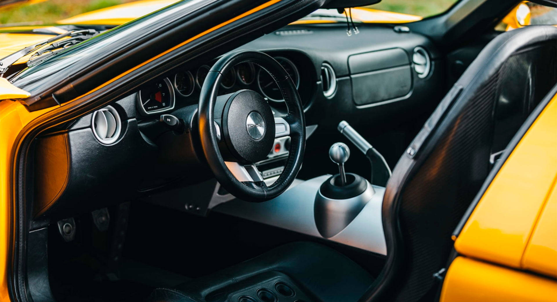 遥不可及的梦想,2018年和2005年的福特gt下月进行拍卖