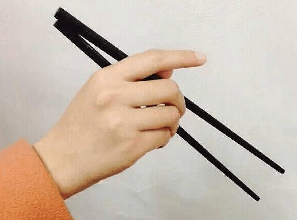 你拿筷子的姿势是什么样的,你就是什么命,这些姿势的人天生好命