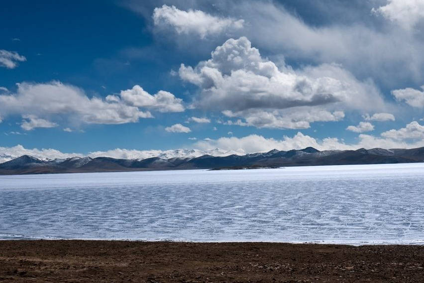 西藏圣女的眼泪走红，游人稀少景色优，湖泊不输纳木错
