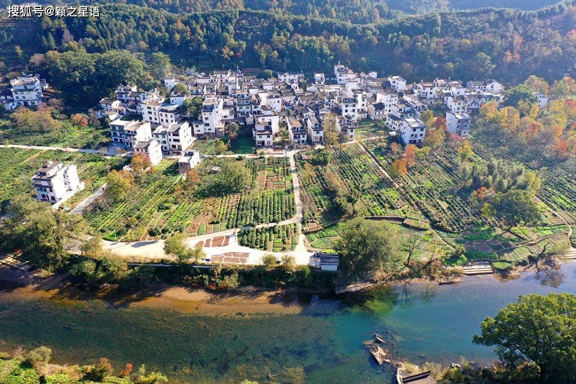 湖村,原名湖溪村,因村中有湖,湖前有溪,故名湖溪村.