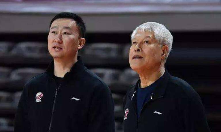 辽篮速递:80岁老帅任顾问,巨无霸中锋续约,引进强力锋线冲冠