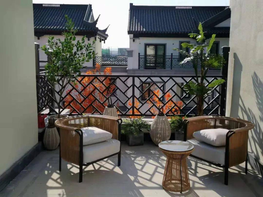 除了户户带院外,诺德院子在露台上也是做了不少文章,二,三层都有露台