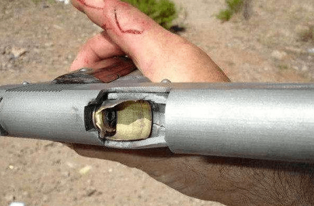 原创武器炸膛最真实场面火炮炮管炸成麻花照片看着都怕