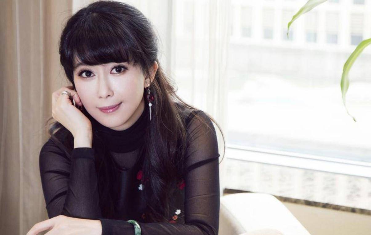 "玉女歌手"孟庭苇:巅峰时差点出家,离婚时前夫落井下石-搜狐大视野