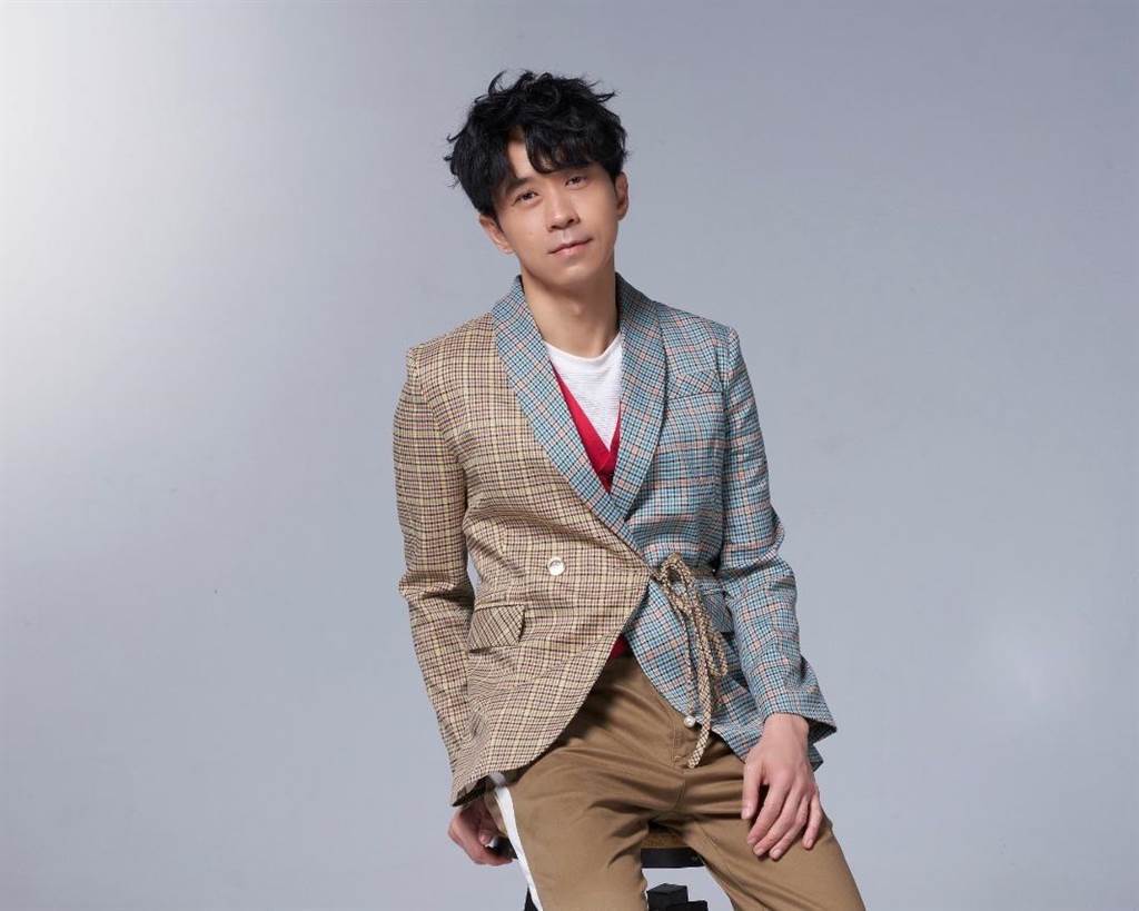 光良明年攻蛋不畏疫情「平常心」运动曝胸腹肌超明显_演唱会