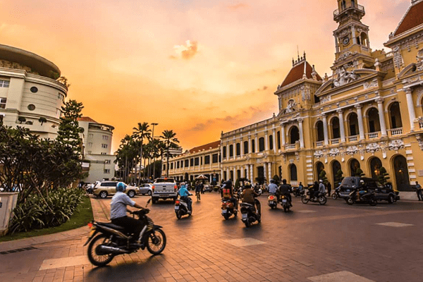 越南最富有城市，GDP相当于上海，游客高兴来，却垂头丧气走