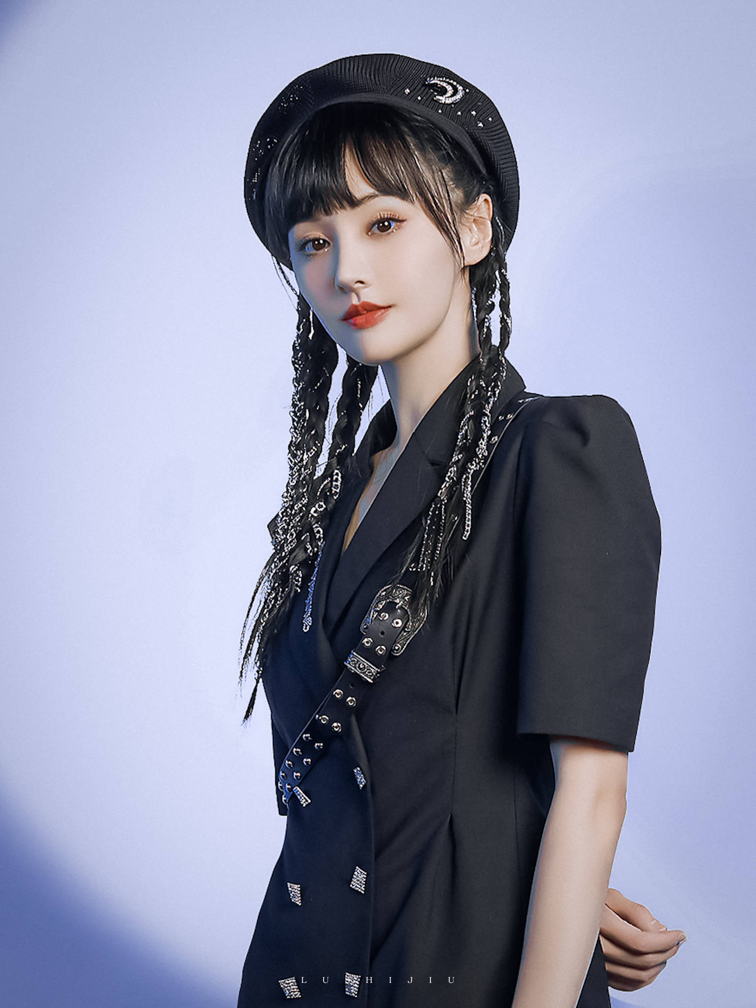 郑爽深夜道歉发文退出追光吧哥哥因被节目当成工具人