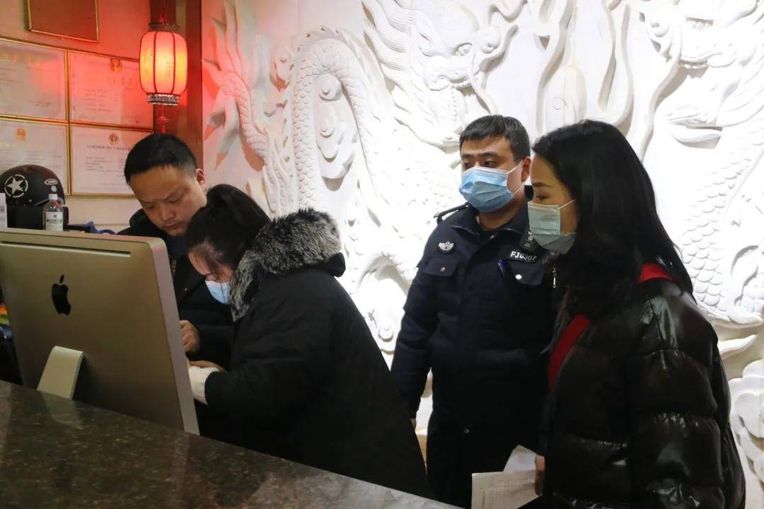 湖北黄梅警方多线出击深夜连抓14人黄梅警方成功打掉一卖淫团伙