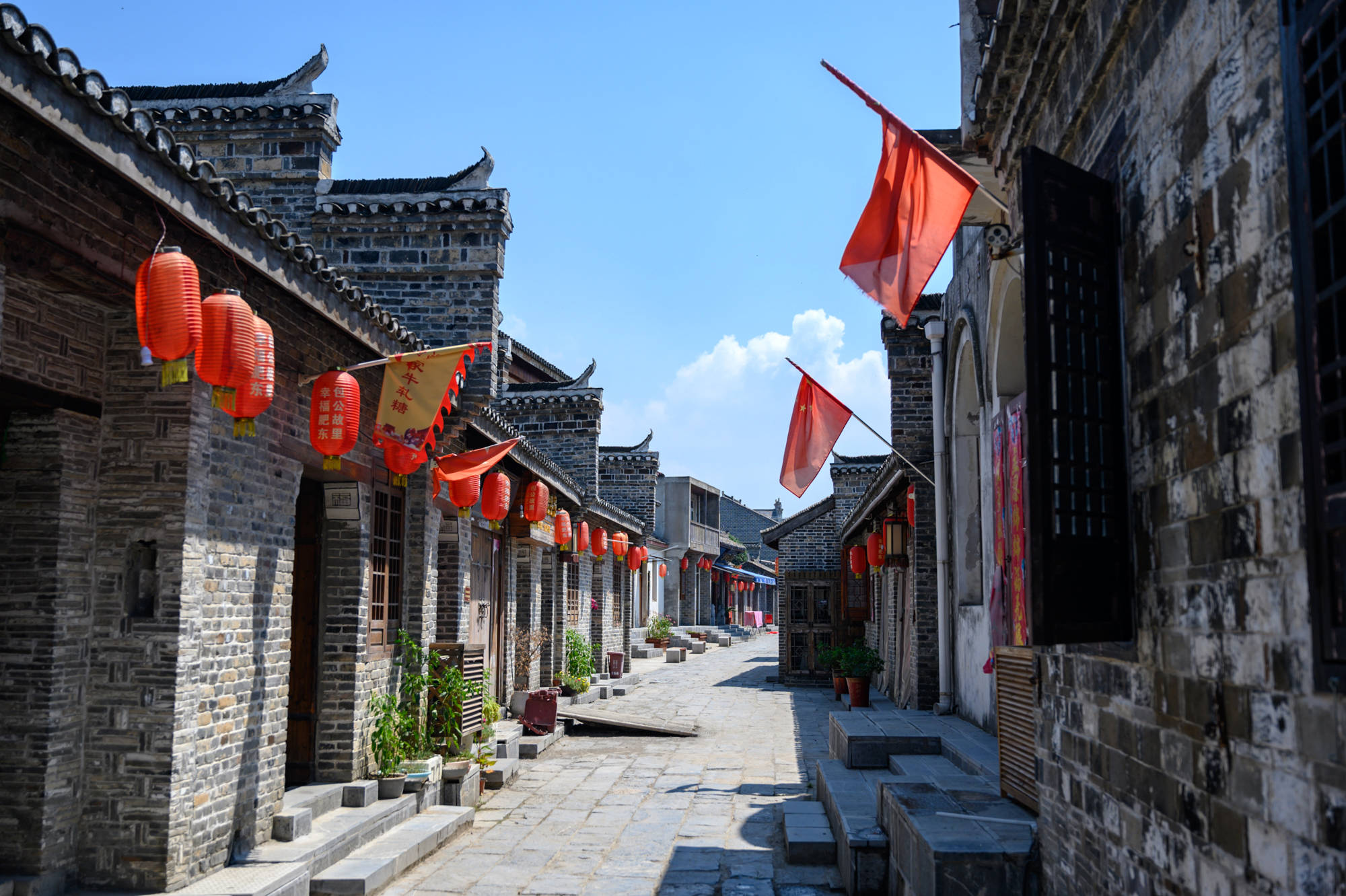 安徽有一条老街,曾经有小上海的美誉,现在却几乎没有游客