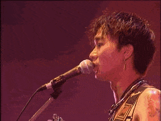 黄家驹离世27年,她选择一生不嫁,30年来定情钻戒始终在无名指_林楚麒