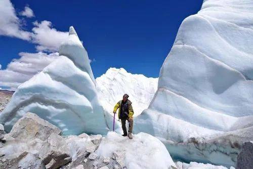 “西藏冒险王”坠入冰河失踪：你追求的自由却是别人口中的笑话！