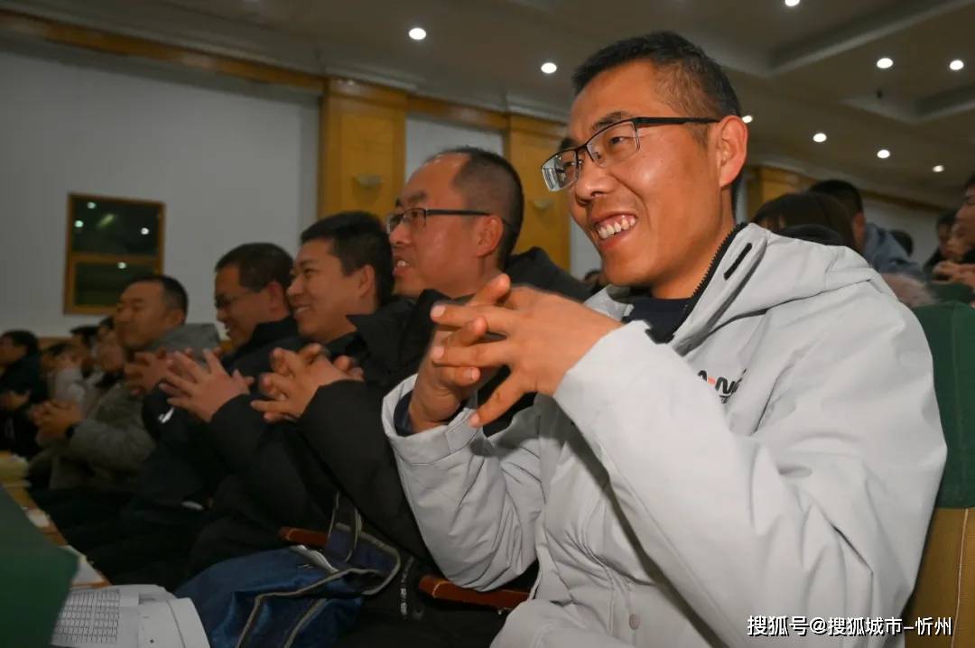 向下扎根,向上成长—忻州实验中学邀请家庭教育专家田玉老师作专题