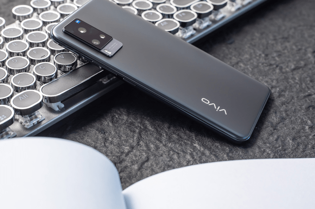 vivox60外观系统评测有颜有实力树立旗舰标杆