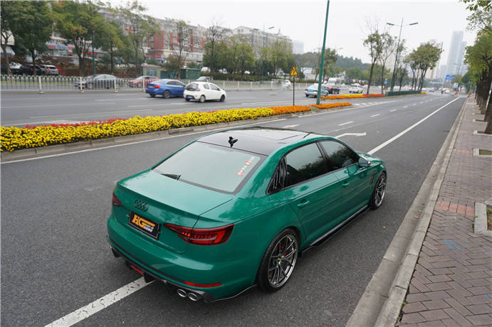 奥迪a4旧车变新车改色高亮森林绿邮政绿