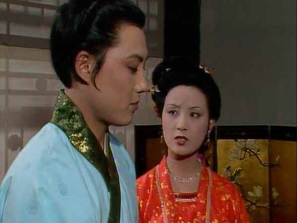 贾琏出差,王熙凤与平儿"胡乱"睡下,脂砚斋为何说"奇"?_手机搜狐网