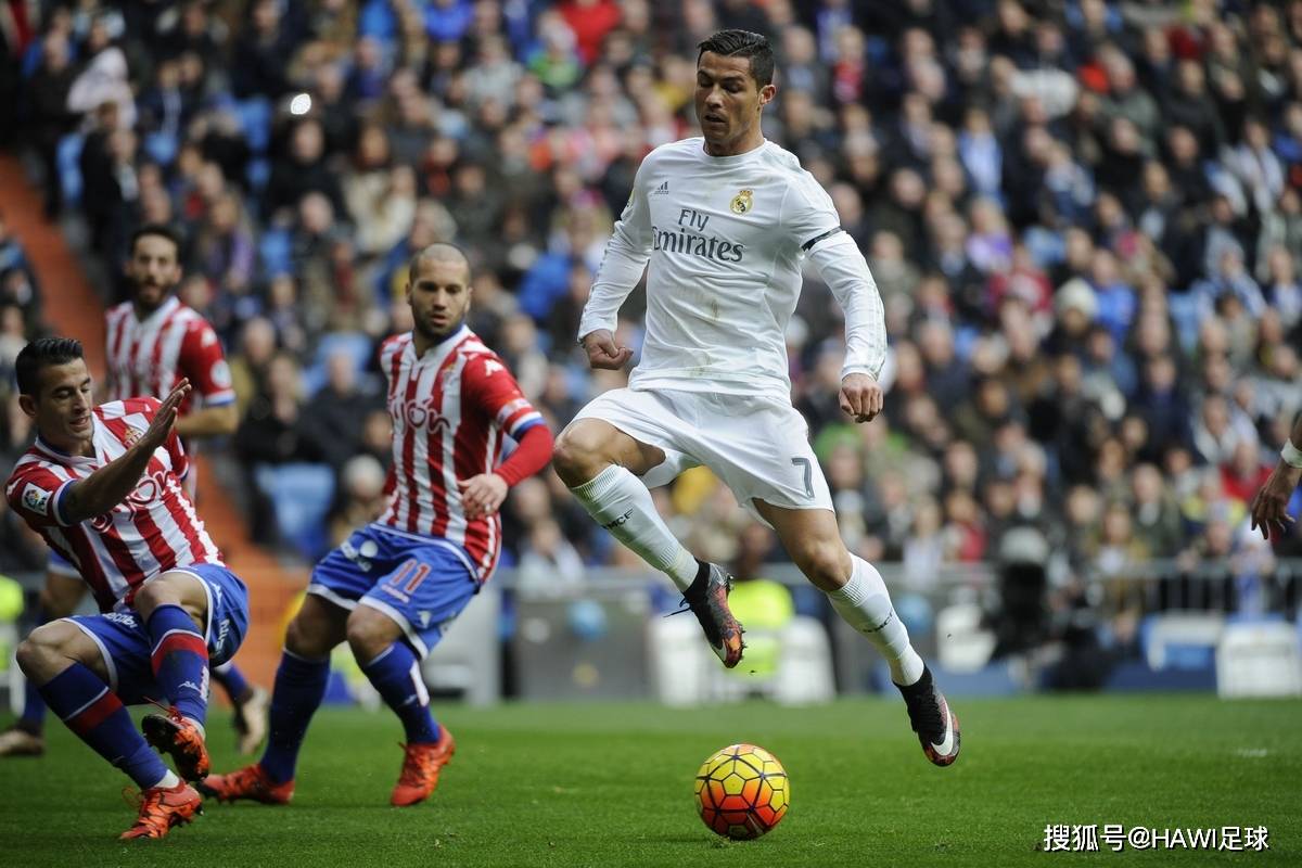 足球技巧 | 五种不同寻常的传球方式_手机搜狐网