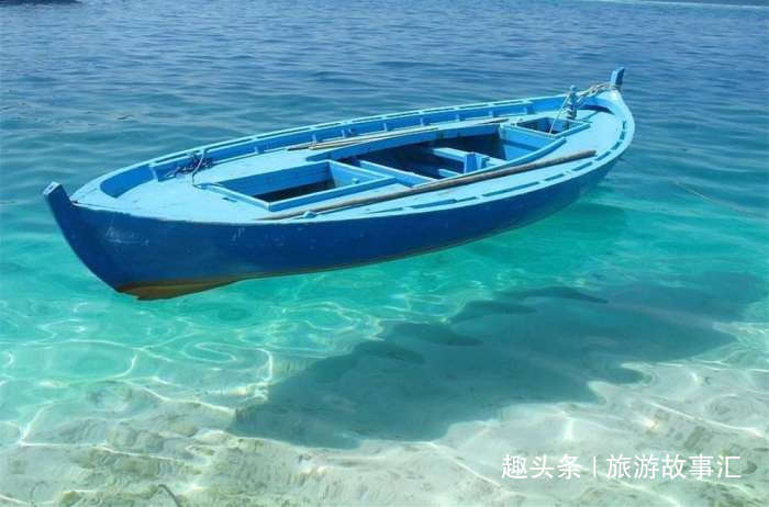 世上最清澈的湖水，国内找不到，能见度100多米，船像飘在空中