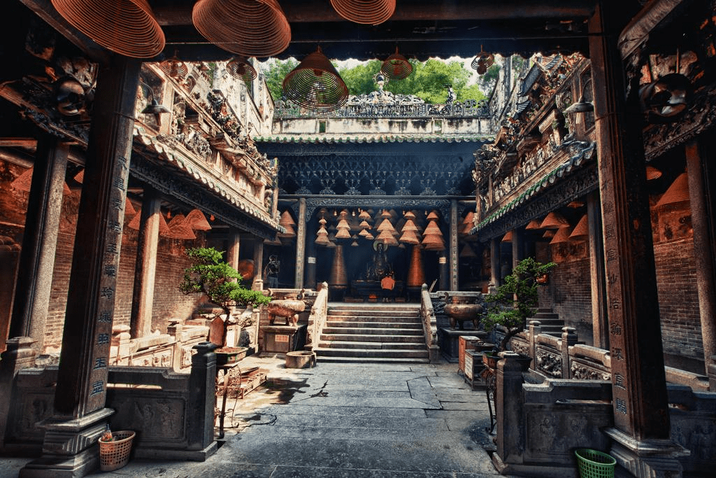 雕栏玉砌的亭台楼阁,气势磅礴的宫殿城池,祥和宁静的乡村民居…这样的