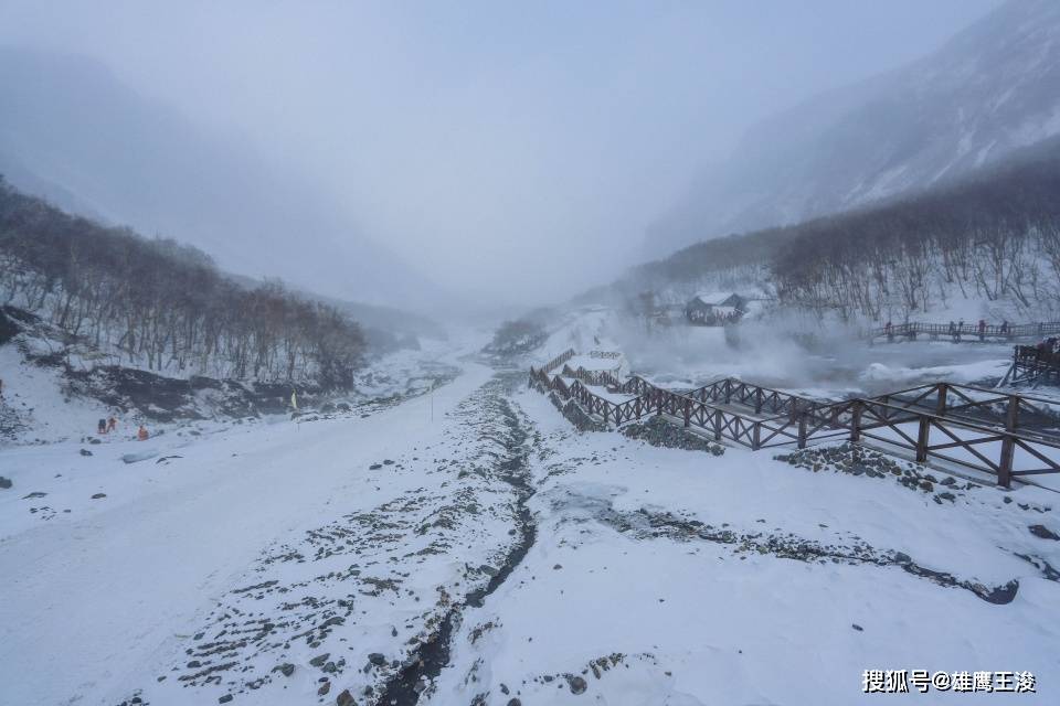 冬天自驾东北，白茫茫的长白山零下23度，游客却纷纷而至