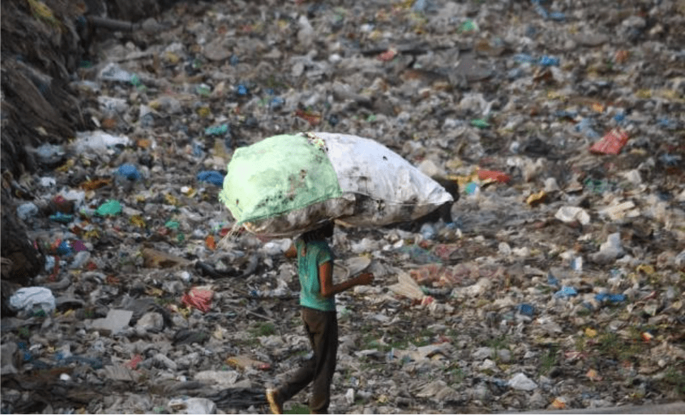 世界上最臭的首都，2500多万人却没垃圾桶，有超50米高的垃