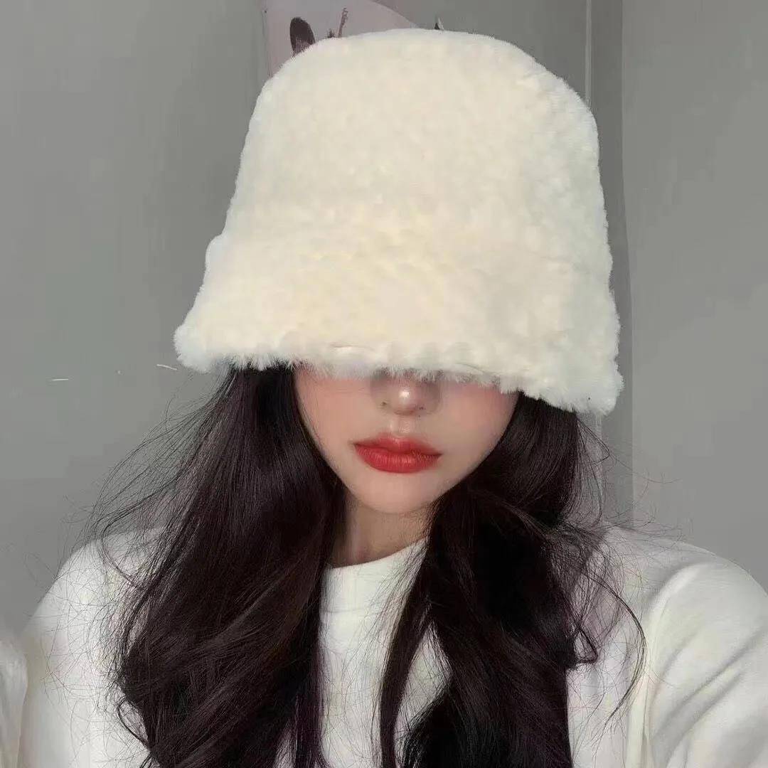 温温柔柔女生头像:看得特别特别透彻的句子