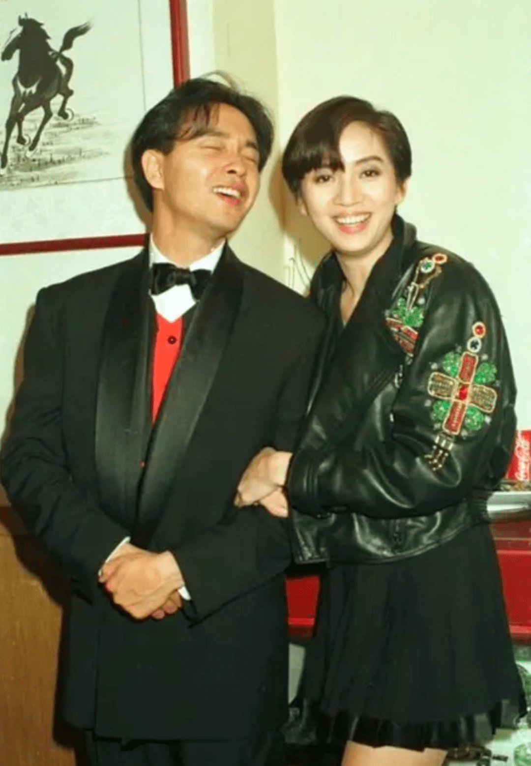 梅艳芳最后的日子:去日本见初恋,穿婚纱开演唱会,40岁去世