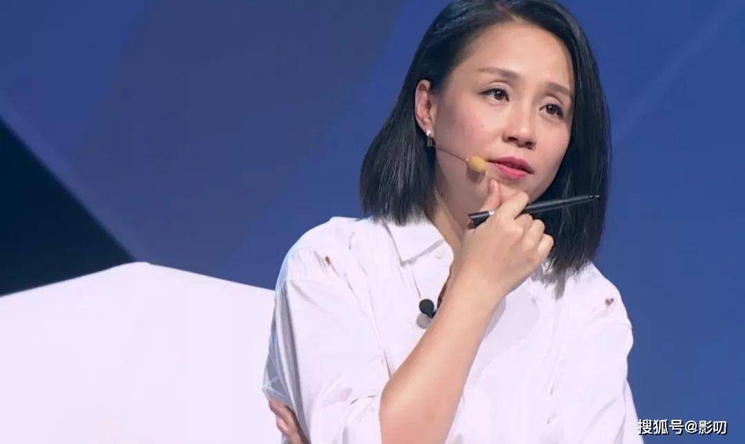 这两档选秀综艺出来的艺人都签约了天娱,而龙丹妮当时也是天娱总裁.