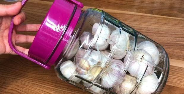 原创原来大蒜这样保存不发芽不干瘪方法太简单了又学会了一招