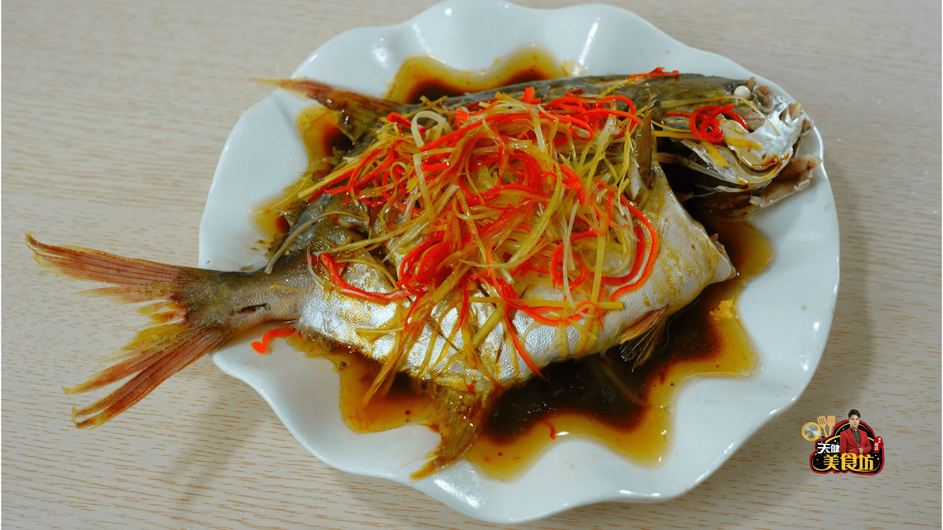 我家金鲳鱼从不红烧,不炖不煮不红烧,原汁原味,上桌就扫光!_清蒸