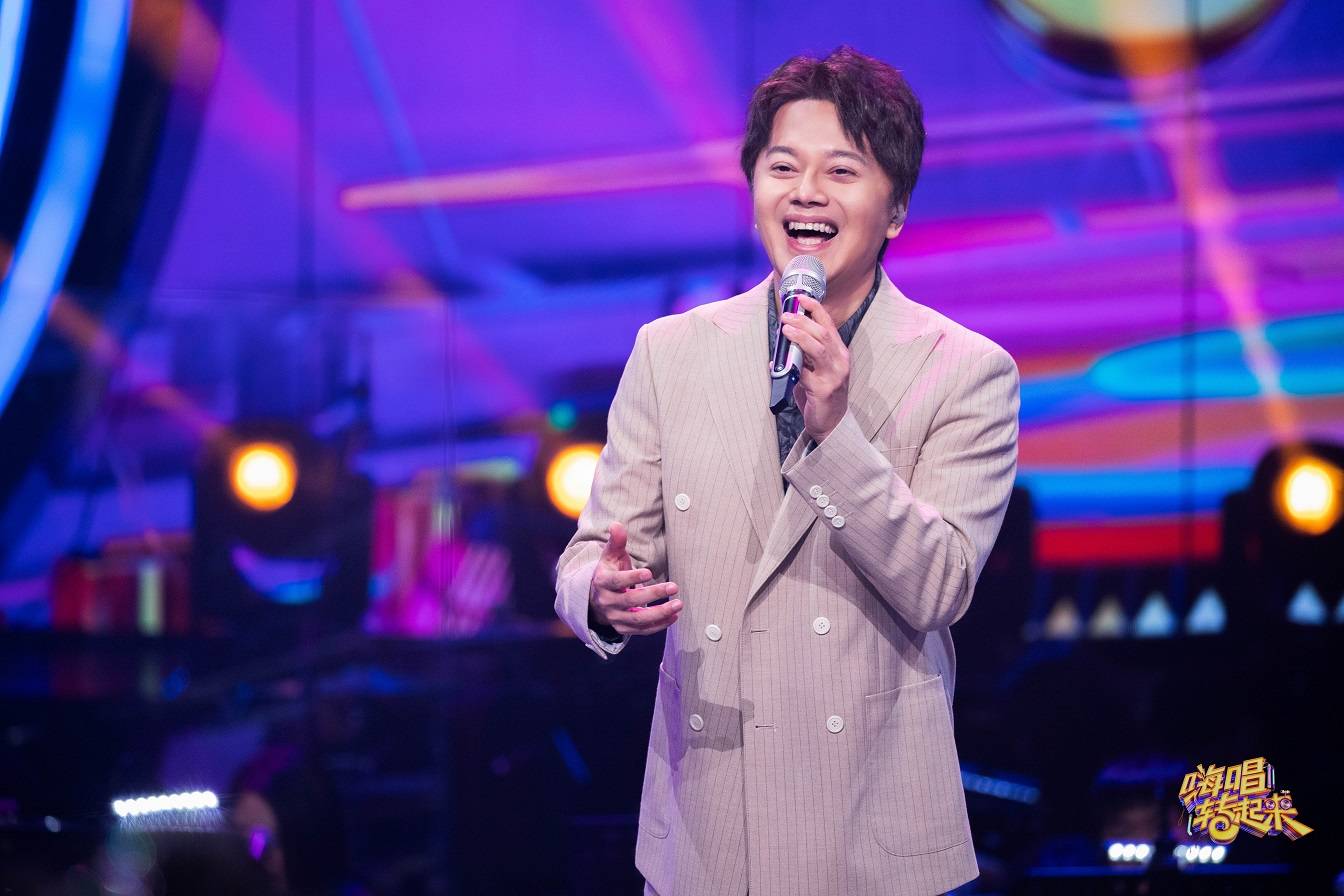 来《嗨唱转起来2》收官之夜,何炅谢娜送你一朵小红花_温兆伦