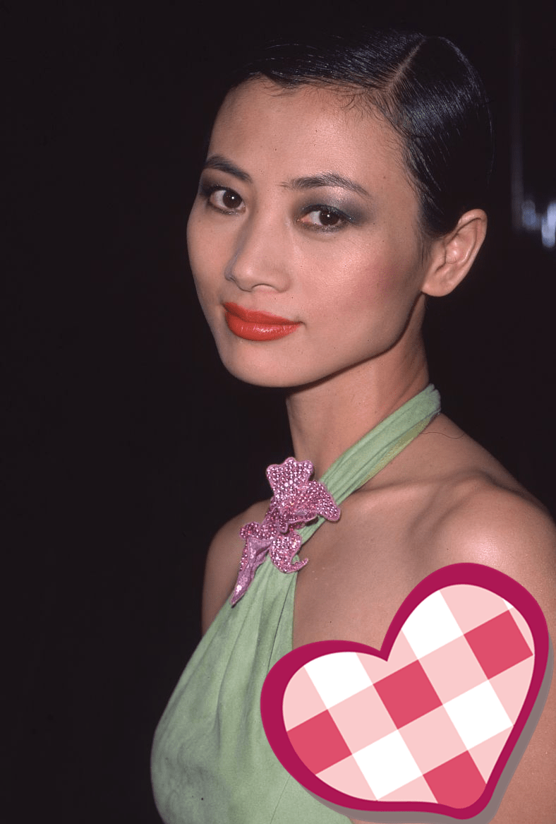 原创59岁的白灵也老了穿小码肚兜裙都宽松谁知道她年轻时有多清纯